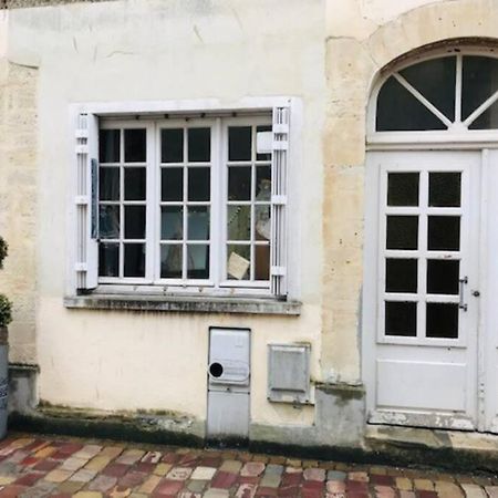 Au Coeur Du Vieux Bayeux, Logement De Charme Appartamento Esterno foto