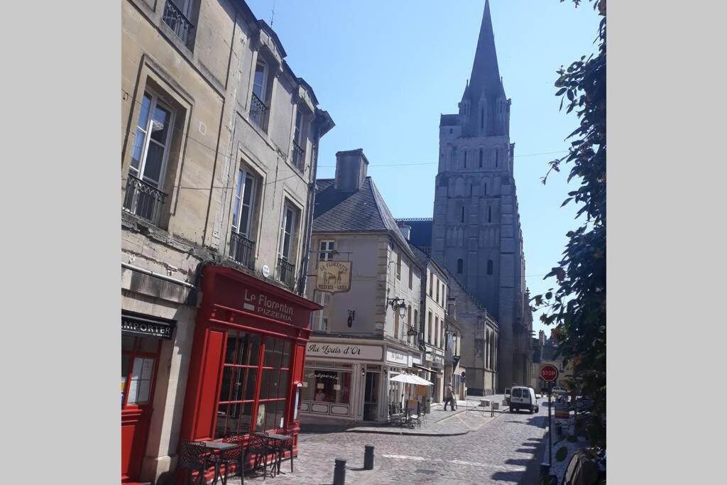 Au Coeur Du Vieux Bayeux, Logement De Charme Appartamento Esterno foto